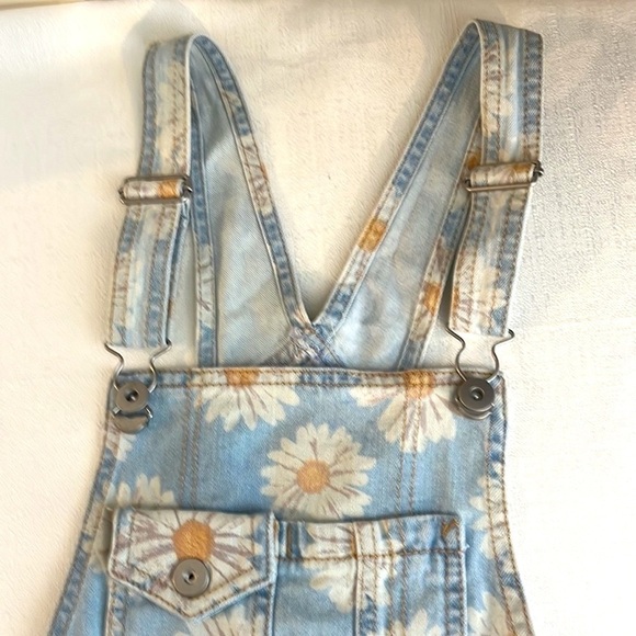 no Boundaries cutoff overalls, size XS - Picture 7 of 7